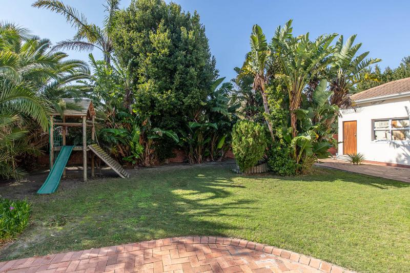 5 Bedroom Property for Sale in Constantia Western Cape